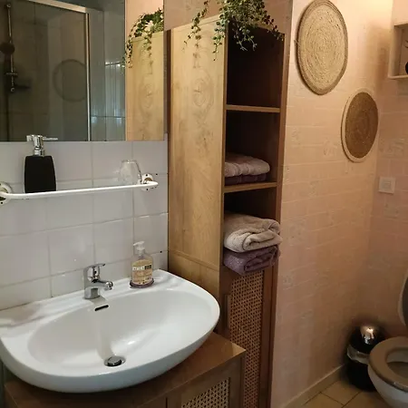 Les Vallées Bed and breakfast 3*